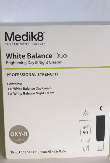 Уход двухэтапный для выравнивания тона кожи White Balance Duo Medik8, 2*30мл
